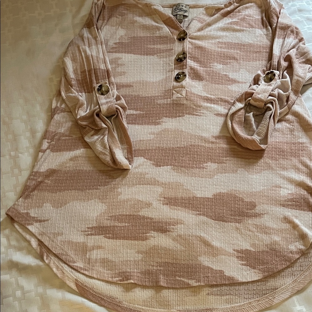 Como Vintage Beige and Cream Long Sleeve Top